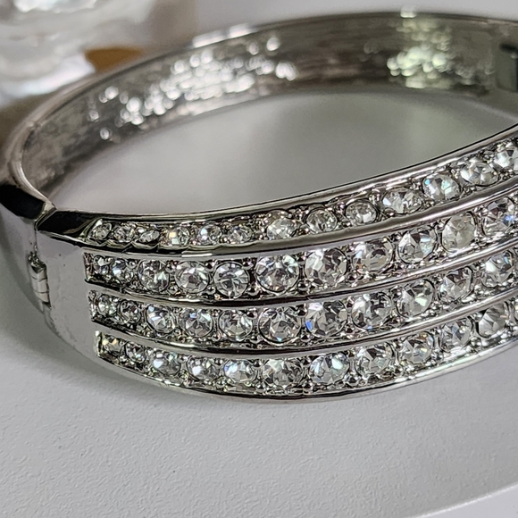 Statement Silver with CZ Hinge / Clamper Bracelet New - Picture 7 of 8